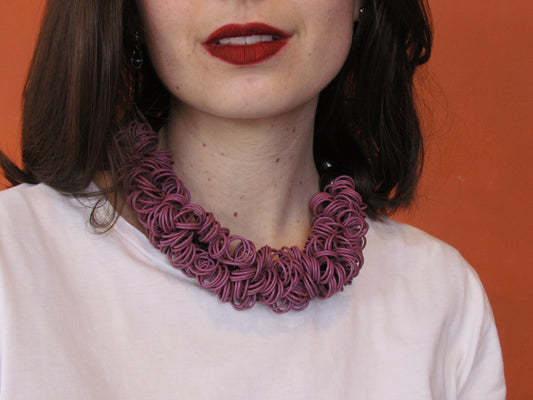 Handgemaakte paars zwarte ketting